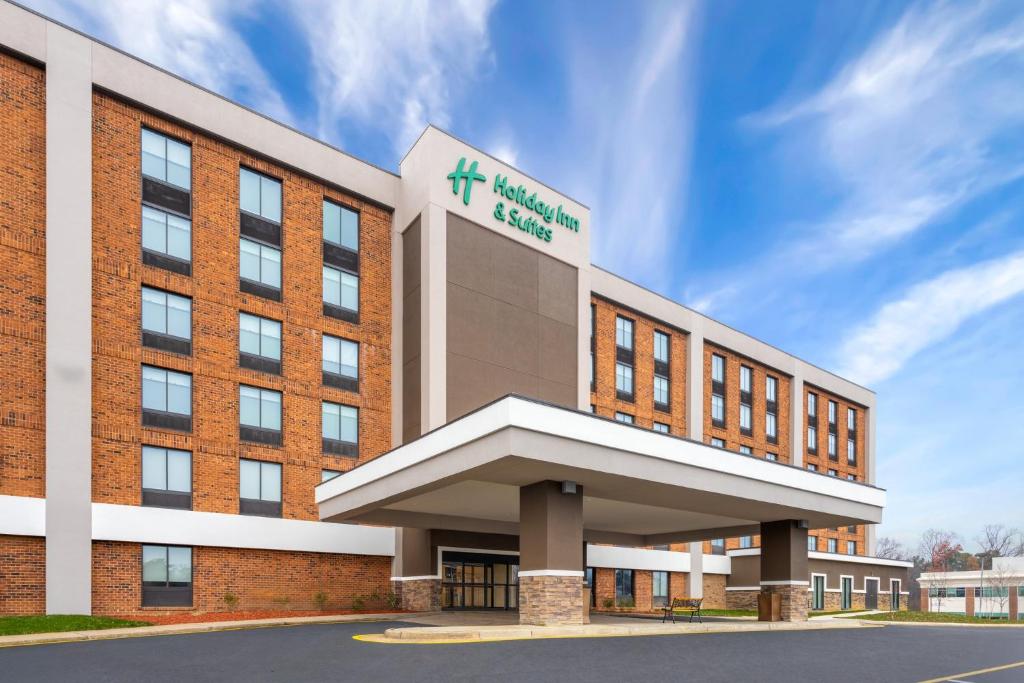 Holiday Inn & Suites Richmond West End, an IHG hotel