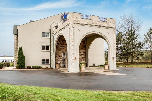 Comfort Suites at Par 4 Resort - Best Golf Hotels in Wisconsin