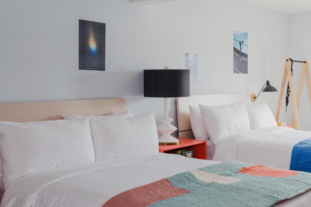 Drake Motor Inn - Best Hotels in Ontario