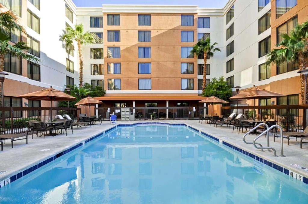 Hyatt Place Las Vegas - Best Hotels with Free Breakfast in Las Vegas, NV