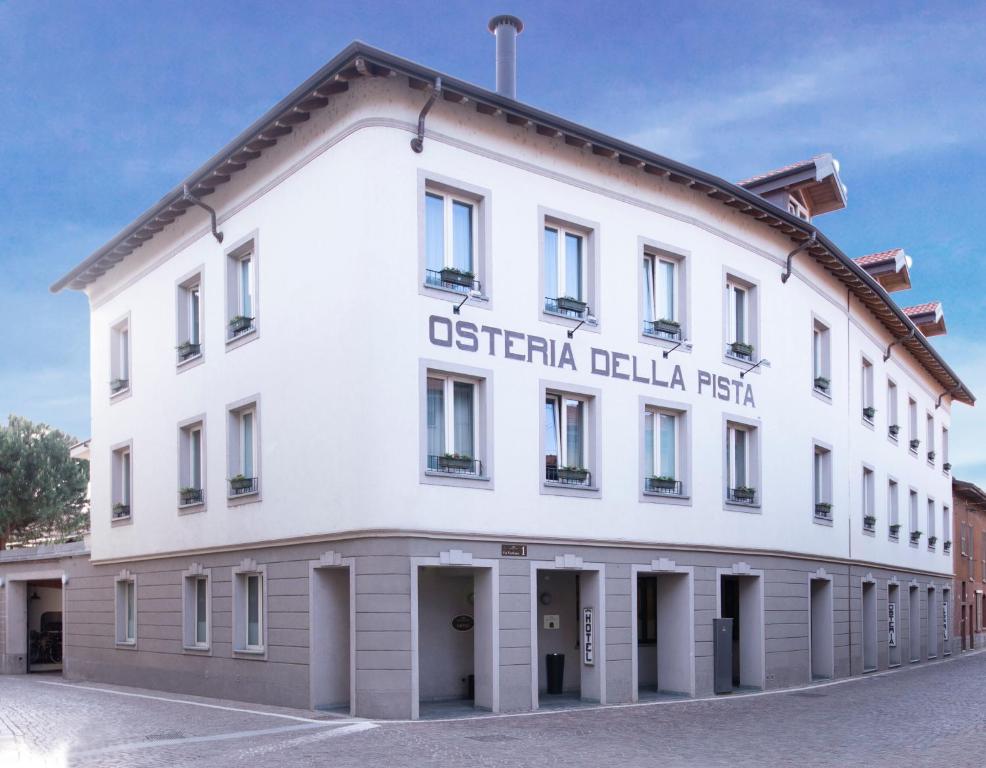 Hotel Osteria della Pista dal 1875 - Best Hotels with Airport Shuttle Service in Italy