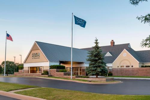 Four Points by Sheraton Buffalo Grove - Best Pool Hotels in Illinois