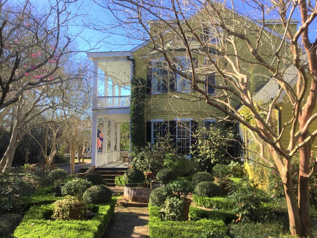 GardenSong Guest House - Best Hotels in Natchez