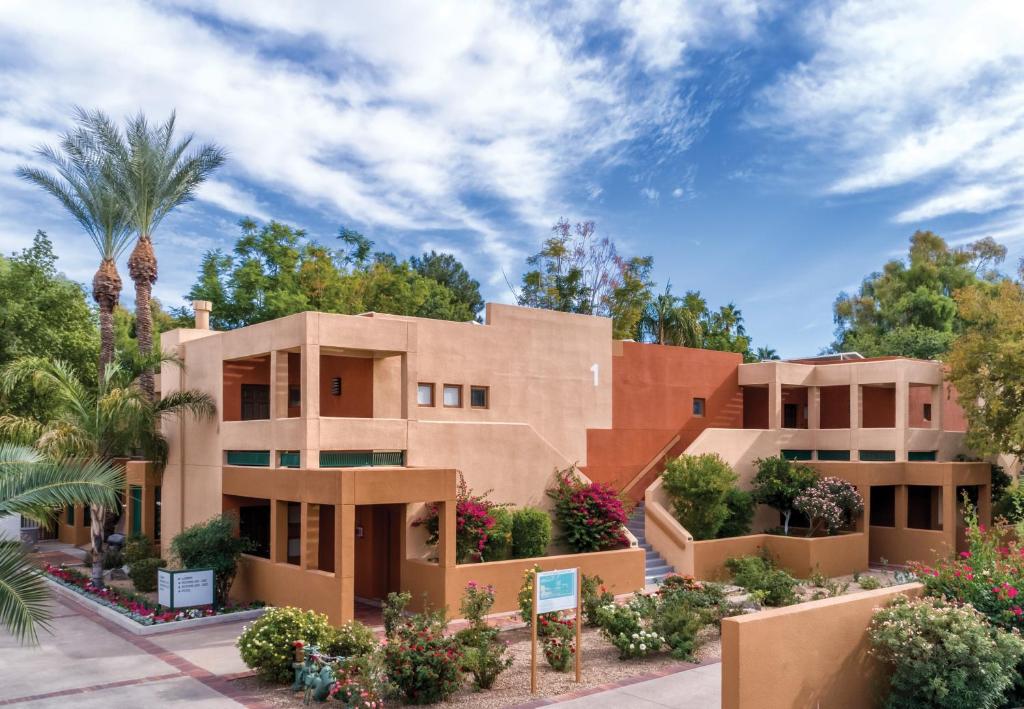 Orange Tree Resort - Best Golf Hotels in Phoenix, AZ