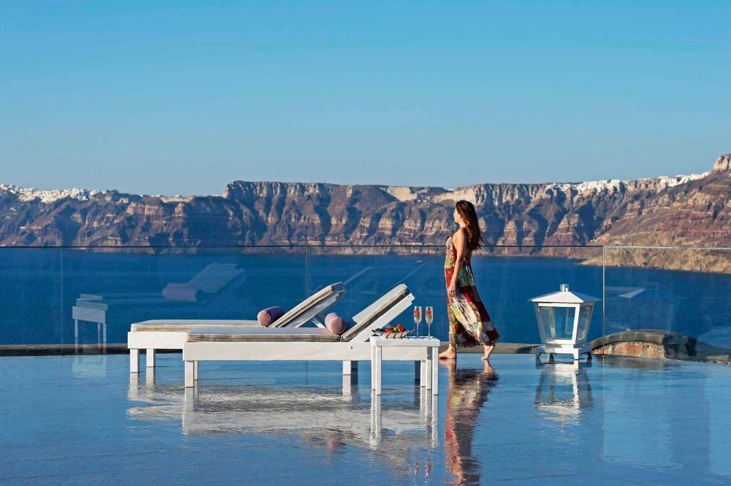 Acroterra Rosa Luxury Suites & Spa - Best Beach Hotels in Santorini