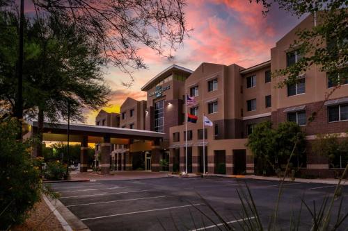 Homewood Suites by Hilton Phoenix Airport South - Best Hotels with Free Breakfast in Phoenix, AZ