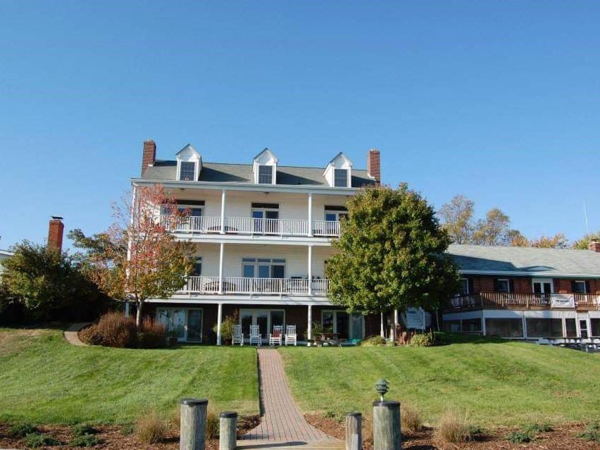 Blue Heron Inn - A Bed and Breakfast LLC - Best Hotels in Mandeville