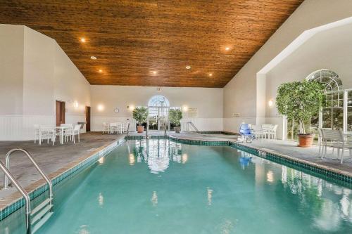 Country Inn & Suites by Radisson, Green Bay, WI
