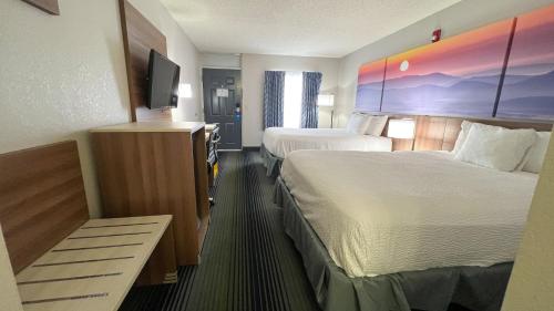 hotels with suites in Harrison