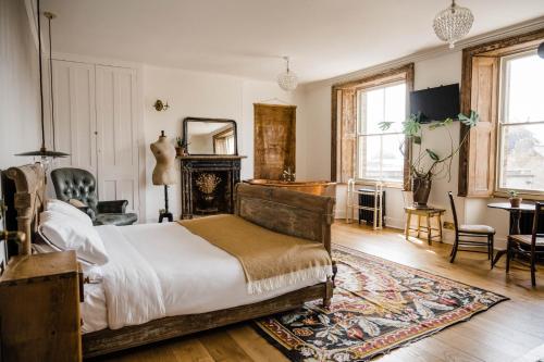 The Crooked Swan - Best Boutique Hotels in Somerset