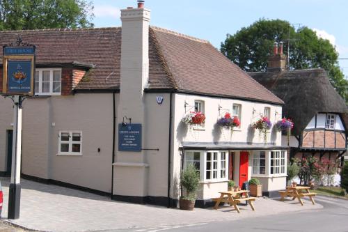 Crown and Anchor - Best Hotels in Wiltshire