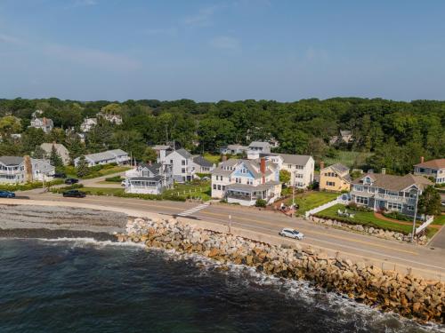 The Beach House Inn