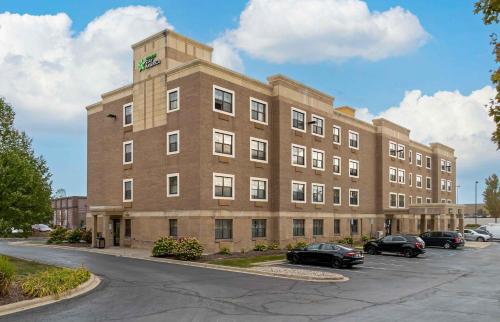 Extended Stay America Suites - Detroit - Dearborn - Best Pet-Friendly Hotels in Detroit, MI