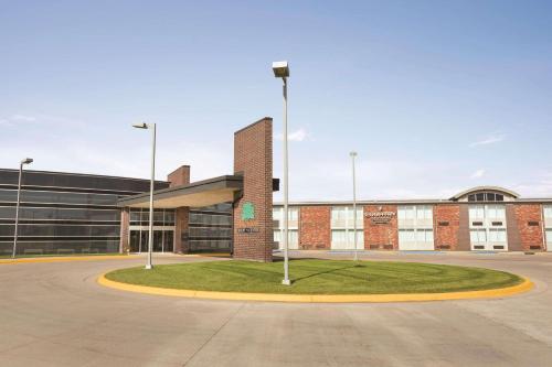 Country Inn & Suites by Radisson, Fergus Falls, MN - Best Radisson Hotel Group in Minnesota