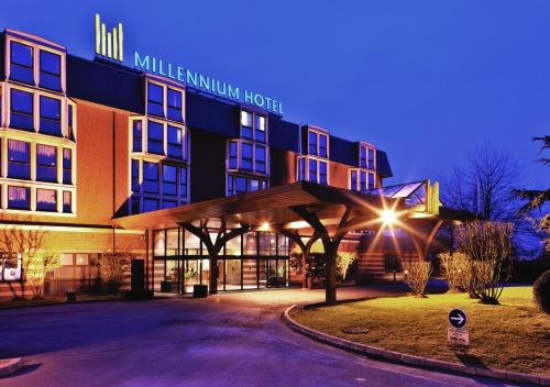 Millennium Hotel Paris Charles De Gaulle - Best Hotels with Airport Shuttle Service in Paris