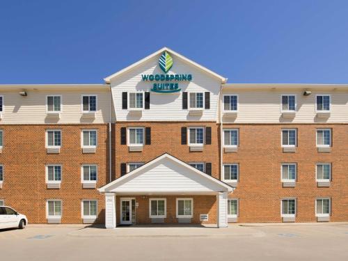 hotels with suites in Omaha
