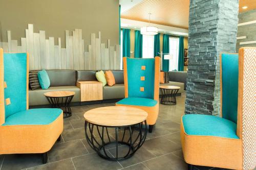 Pear Tree Inn San Antonio Airport - Best Hotels with Airport Shuttle Service in San Antonio, TX
