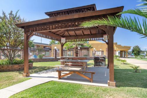 suite hotels in Tyler