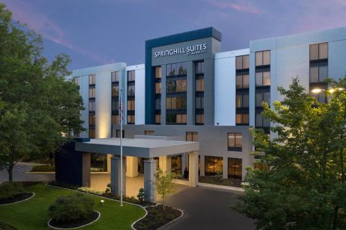 SpringHill Suites by Marriott Atlanta Perimeter Center - Best Hotels with Free Breakfast in Georgia