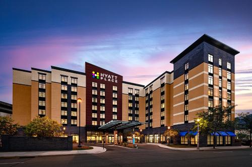 Hyatt Place Pittsburgh North Shore - Best Hotels with Free Breakfast in Pittsburgh, PA