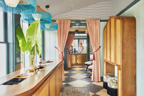 Faraway Nantucket - Pet Friendly Hotels in Massachusetts