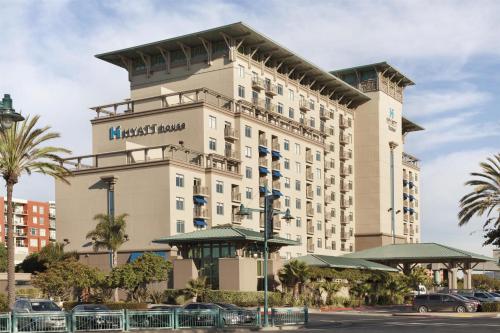 Hyatt House Emeryville - Best Hotels with Free Breakfast in San Francisco, CA