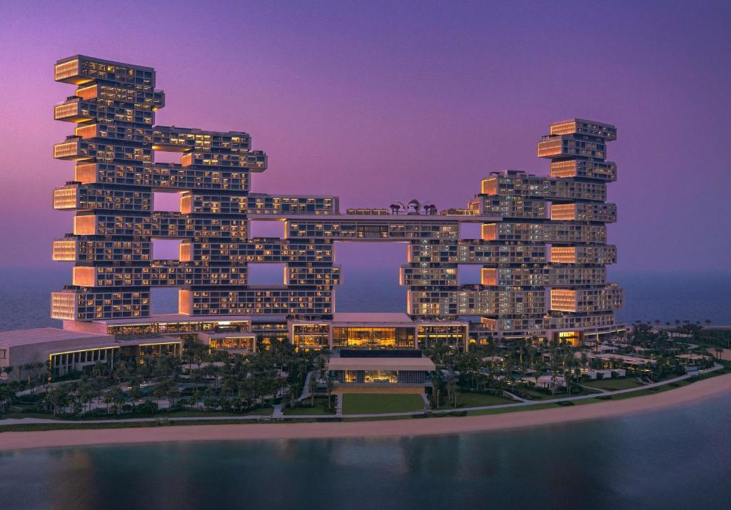 Atlantis The Royal - Hotels with Pools in Dubai