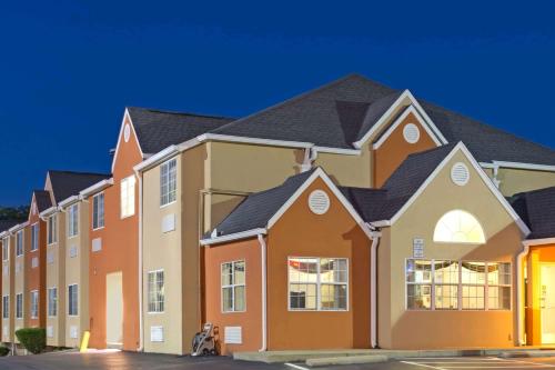 Microtel Inn by Wyndham - Murfreesboro - Best Pet-Friendly Hotels in Murfreesboro, TN
