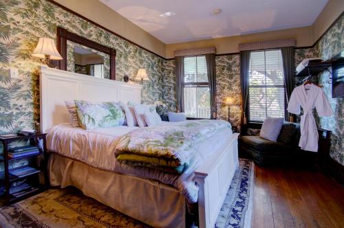 Azalea Inn and Villas - Best Hotels in Savannah