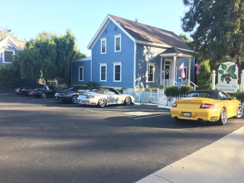 Olallieberry Inn Bed and Breakfast - Best Hotels in Cambria
