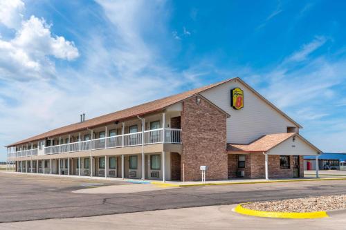 hotels with suites in Kansas
