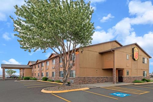 hotels with suites in Kansas City