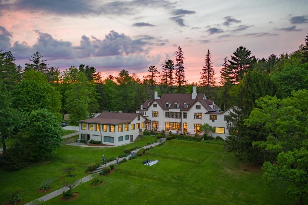 Seven Hills Inn - Best Hotels Lenox