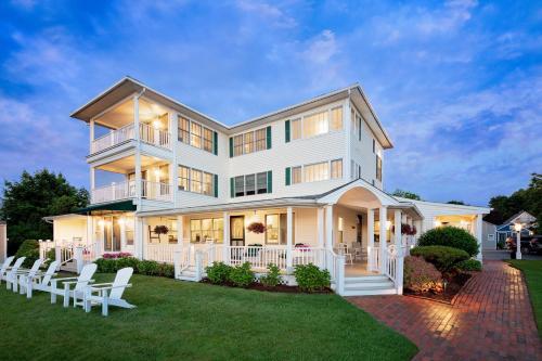 Inn at Harbor Hill Marina - Best Hotels in Connecticut