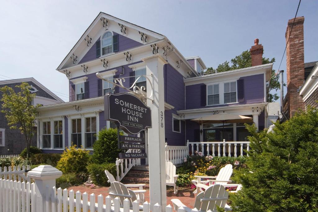Somerset House Inn - Best Hotels with Free Breakfast in Massachusetts