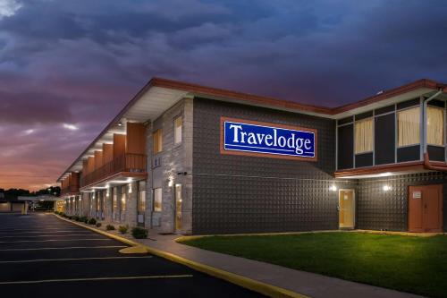 Travelodge by Wyndham Bloomington - Best Hotels with Free Breakfast in Bloomington, IN