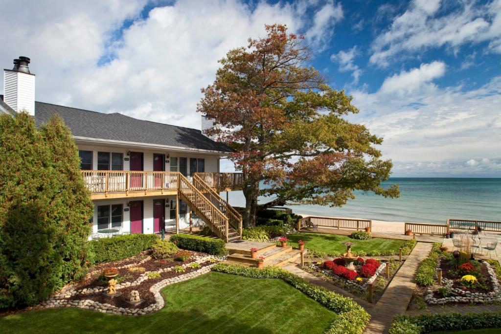 Huron House - Best Hotels in Michigan