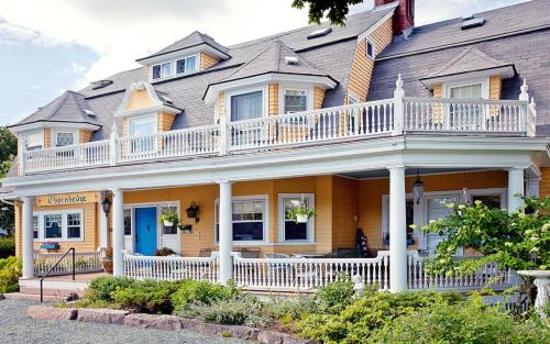 Thornhedge Inn - Best Hotels with Free Breakfast in Bar Harbor, ME