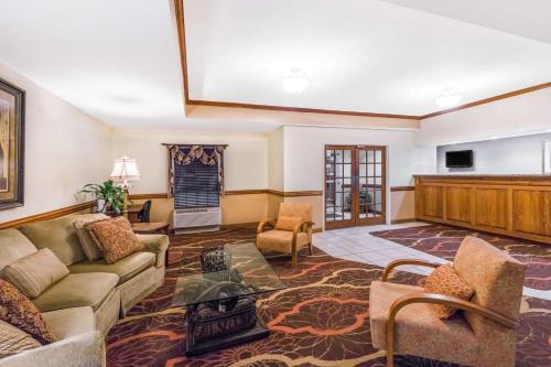 Days Inn by Wyndham Shallotte - Best Pet-Friendly Hotels in Wilmington, NC