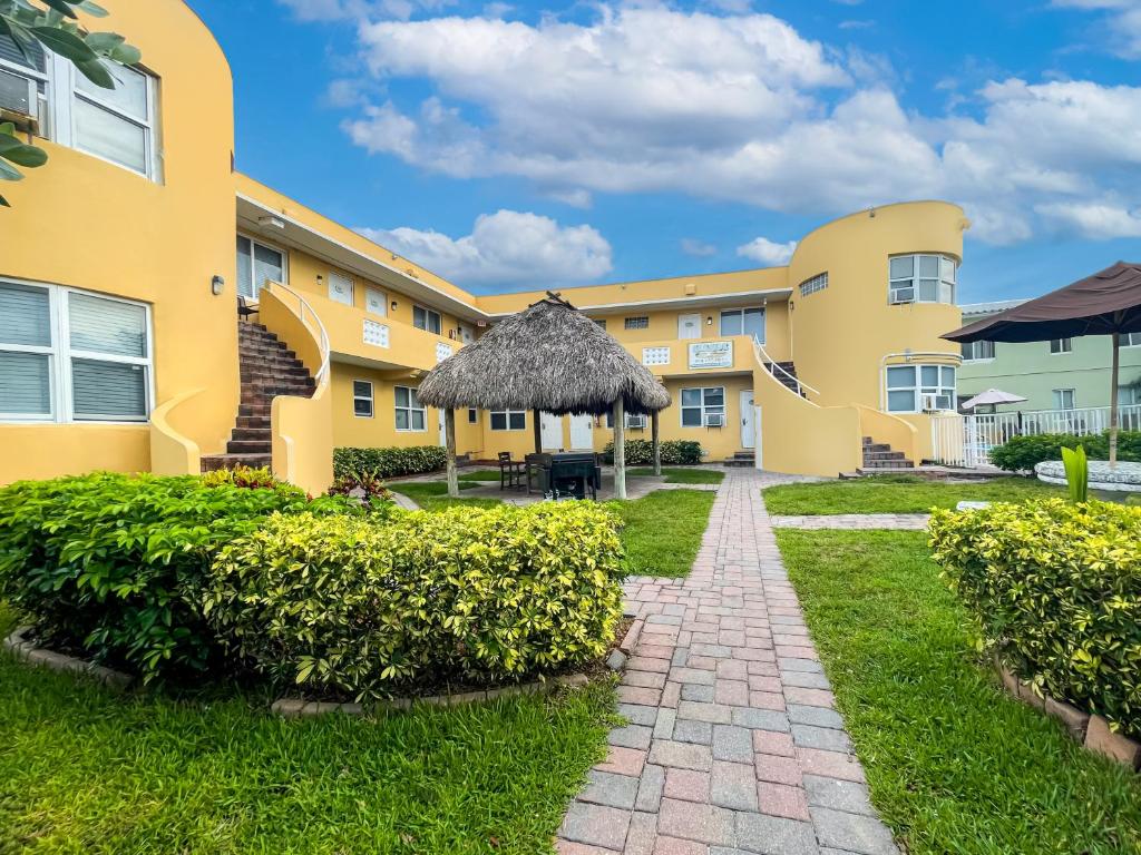 Hollywood Beach Seaside - Best Hotels in Hollywood, FL