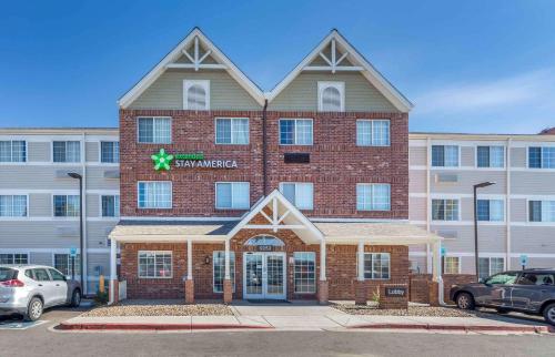 hotels with suites in Centennial