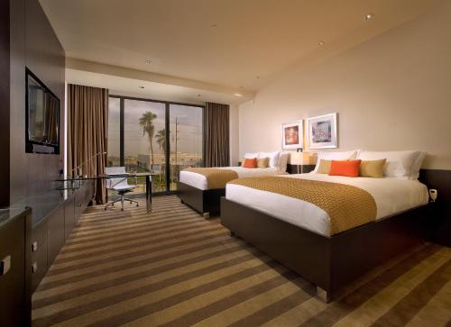 EB Hotel Miami Airport