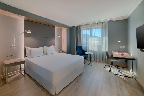 NH Nice - Best Pool Hotels in Nice