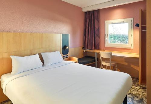 B&B HOTEL Orly Rungis Aéroport 3 étoiles - Best Hotels with Airport Shuttle Service in Paris