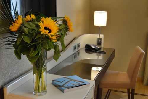 Palazzo Esedra - Best Parking Hotels in Naples, Italy