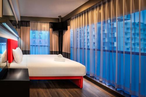 Essence Hotel Carlton - Best Hotels with Free Breakfast in Melbourne