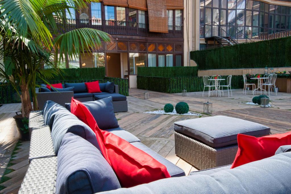 BacHome Terrace B&B - Downtown Barcelona Hotels