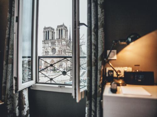 Hotel Le Notre Dame Saint Michel - Chic Paris Hotels