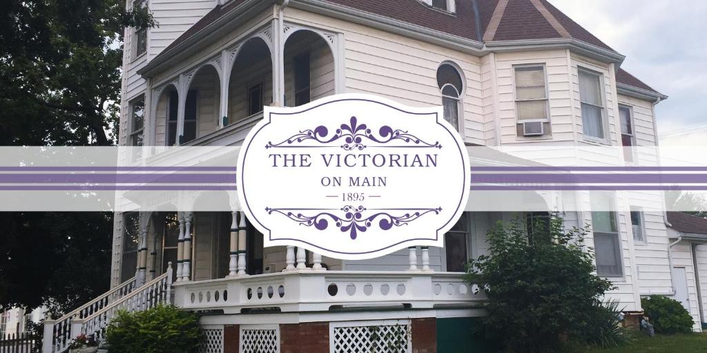The Victorian on Main - Best Hotels in Illinois