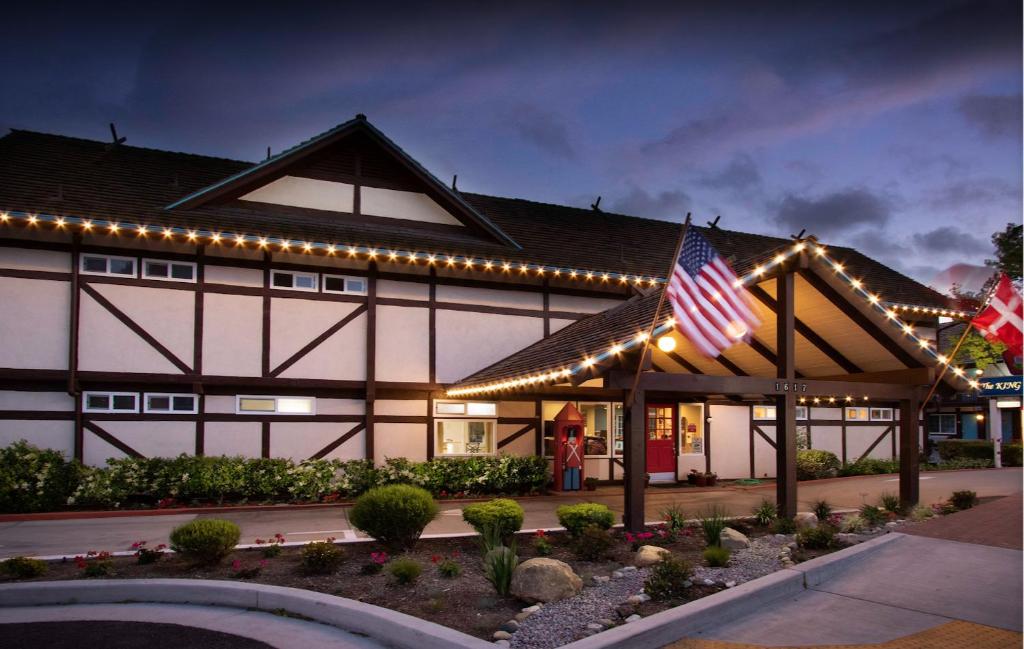 King Frederik Inn - Best Hotels with Free Breakfast in Solvang, CA